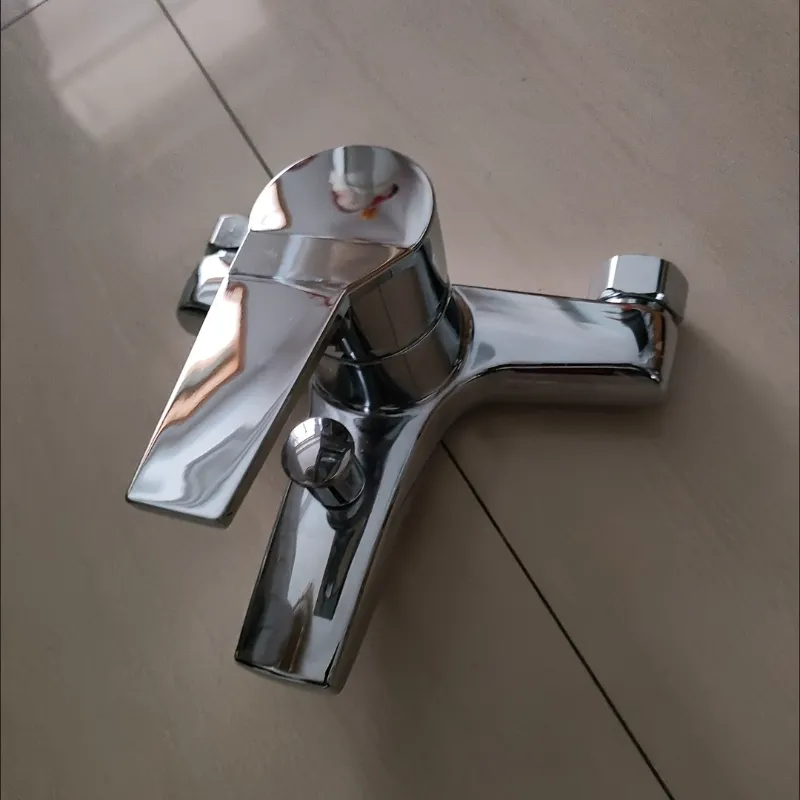 روبيني دوش فاخر من ستانليس ستيل  مقاوم للصدأ وسهل التركيب 